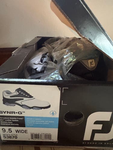 Men's Size M 9.5 (W 10.5) Footjoy Golf Shoes (New)