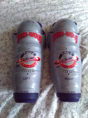Senior Sher-Wood  7000 15" Shin Pads