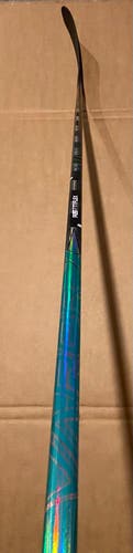 Senior Bauer Vapor Flylite Right Handed Hockey Stick P28 77 Flex Pro Stock (New)