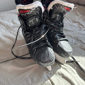 Black/Gray 2021 Bauer Vapor 3X Hockey Skates Regular Width Size 4 (Used)