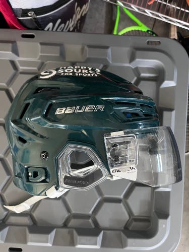 Medium Bauer Re-Akt 155 Helmet (Used)