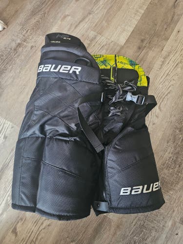 Junior Medium Bauer HP Elite Hockey Pants (Used)