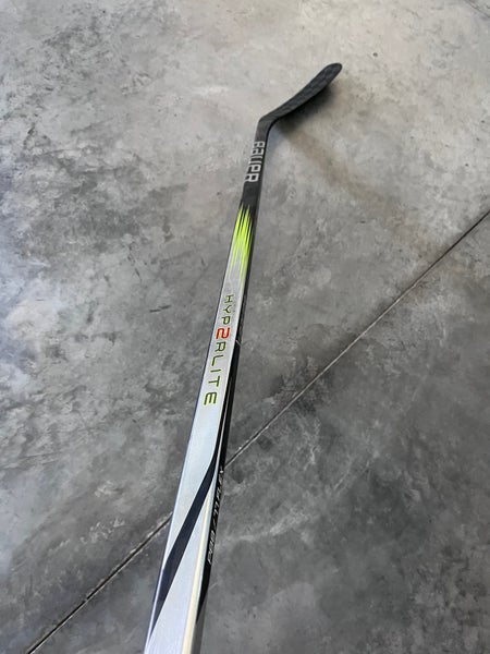 Senior Bauer Vapor Hyperlite 2 Right Handed Hockey Stick P88 77 Flex (Used)
