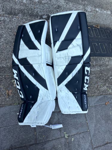 34+2" CCM Extreme Flex 5.9 Goalie Leg Pads (Lightly Used)