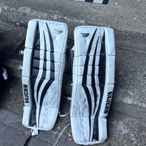 Intermediate Vaughn Velocity 7 XF Pro Goalie Leg Pads 31+2"(Used)