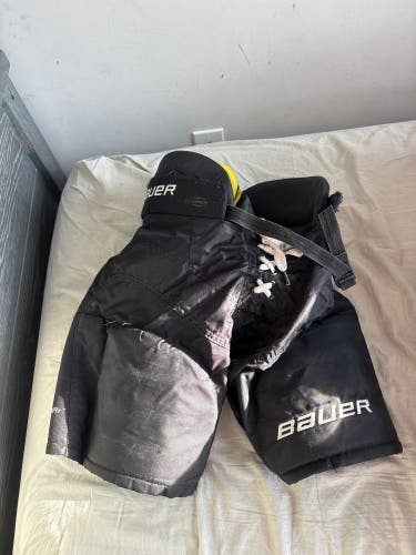 Youth Large Bauer Supreme 3S Pro Hockey Pants (Used)