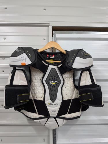 Large Senior CCM Tacks Pro Shoulder Pads Pro Stock (Used)