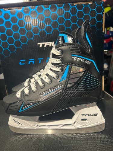 True Catalyst 3x4 Hockey Skates Regular Width Size 5.5 (New)