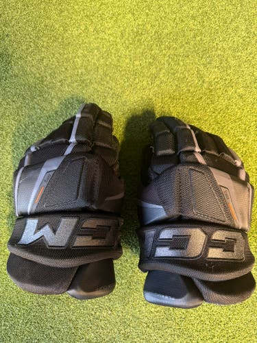 CCM Tacks XF Pro Gloves 14" (Used)