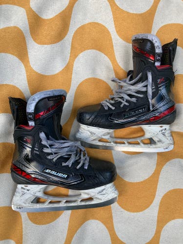 Junior Bauer Vapor 2X Hockey Skates I Size 3D (Used)