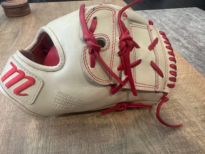2025 Marucci Capitol Series RH Pitcher's Baseball Glove 11.75" (Used)