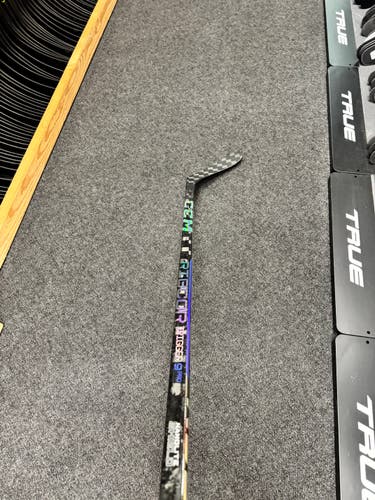 Junior CCM Ribcor Trigger 9 Pro Right Handed Hockey Stick P90 40 Flex (New)