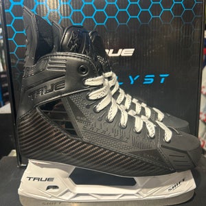 True Catalyst 5x4 Blackout Hockey Skates Regular Width 8 (New)