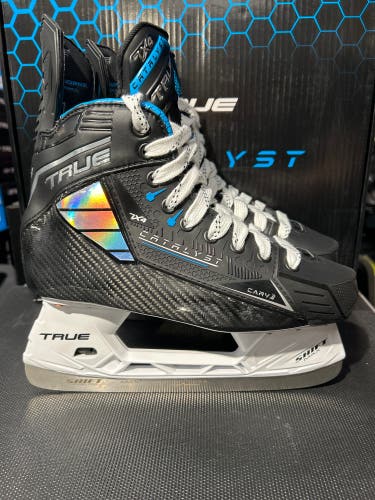 True Catalyst 7x4 Hockey Skates Regular Width 8 (New)