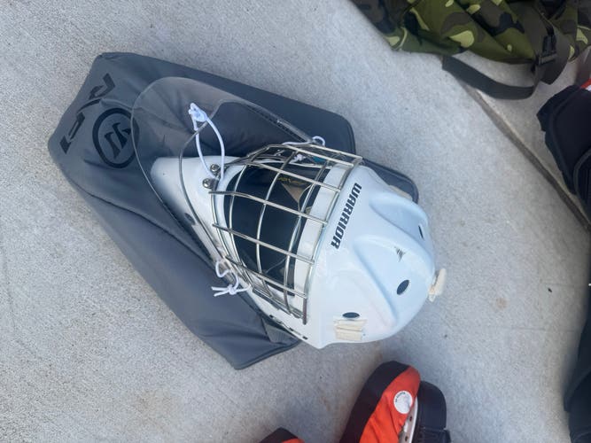 Senior Large 2024 Warrior R/F1 Goalie Mask (Used)
