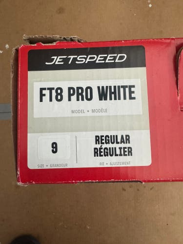 Very lightly used White 2025 CCM JetSpeed FT8 Pro Hockey Skates Regular Width 9 (Used)