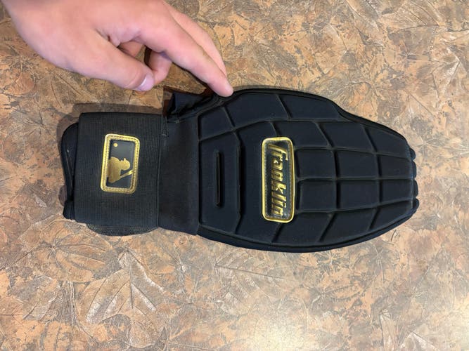 Black Senior Sliding Mitt (Used)