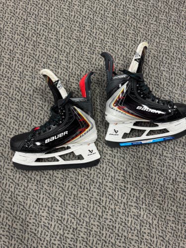 LIKE NEW 2025 Bauer Vapor Flypro size 6 Hockey Skates (Used) Fit 2