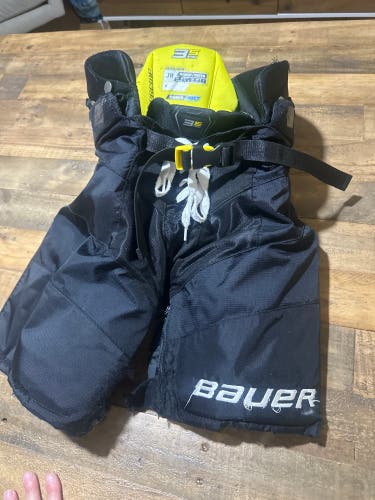 Junior Medium Bauer Supreme 3S Pro Hockey Pants (Used)