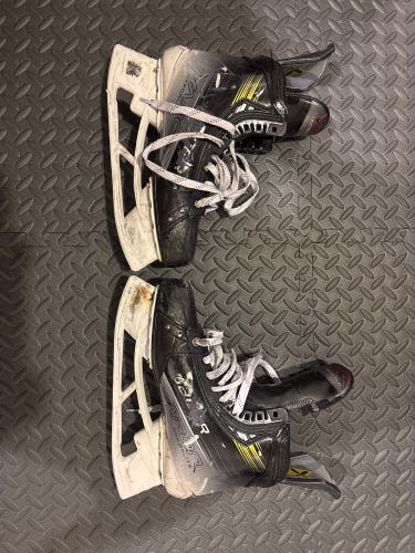 Black 2023 Bauer Vapor Hyperlite 2 Hockey Skates 9 (Used)