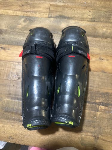 Junior Bauer Vapor 3X Pro 12" Shin Pads (Used)