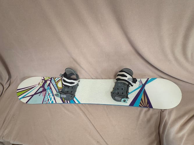 Unisex M3 Halo Snowboard With Bindings 150 cm (Used)