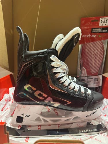 CCM JetSpeed FT8 Pro Hockey Skates Regular Width Pro Stock 6.5 (New)
