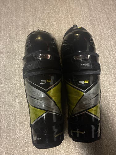 Intermediate Bauer Supreme 3S 13" Shin Pads (New)
