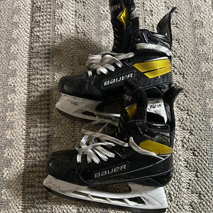 2020 Bauer Supreme Ultrasonic Hockey Skates 8.5 (Used)