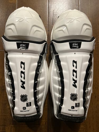 Ontario Reign Pro Stock CCM 21K 14" Shin Pads (Used) Great Condition