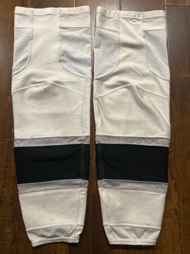 Los Angeles Kings Pro Stock White Senior XL Socks Pro Stock (Used)