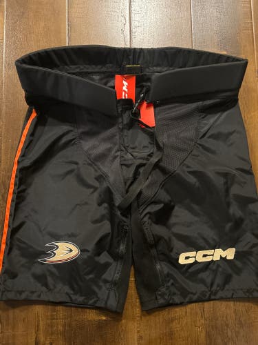 Anaheim Ducks Black Large CCM PPPTK Pant Shell Pro Stock (New)