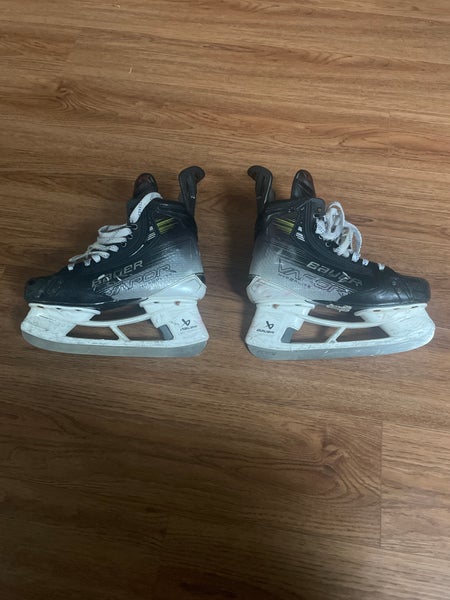 2023 Bauer Vapor Hyperlite 2 Hockey Skates Regular Width Pro Stock Size 4 (Used)