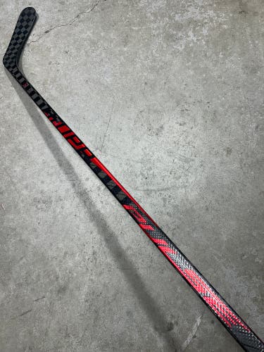 82 Flex P92 Senior Bauer Pulse Right Hand Hockey Stick Pro Stock (Used)