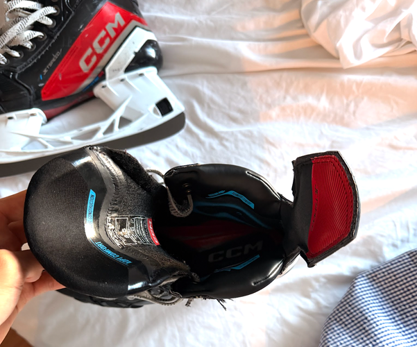 CCM JetSpeed FT6 Pro Hockey Skates Regular Width 8.5 (Used)