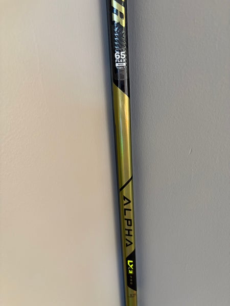 Intermediate Warrior Alpha LX3 Pro Right Handed Hockey Stick 65 Flex (LIKE NEW)