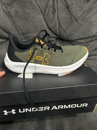 Unisex 4.5Y (Big Kids / Youth) Youth Under Armour Shoes (New)