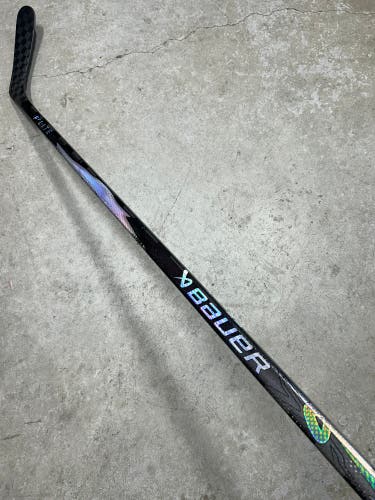 77 Flex P90TM Senior Bauer Flylite Right Hand Hockey Stick Pro Stock (Used)