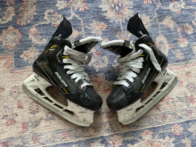 Bauer Supreme M5 Pro Hockey Skates Size 3.5 (Used)