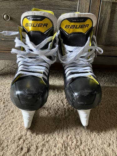 Bauer Supreme S37 Hockey Skates Regular Width 9 (Used)