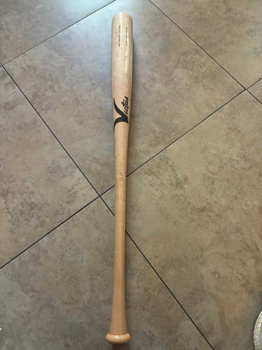 2025 Victus Adolis53 Bat (-3) 30 oz 33" (Used)