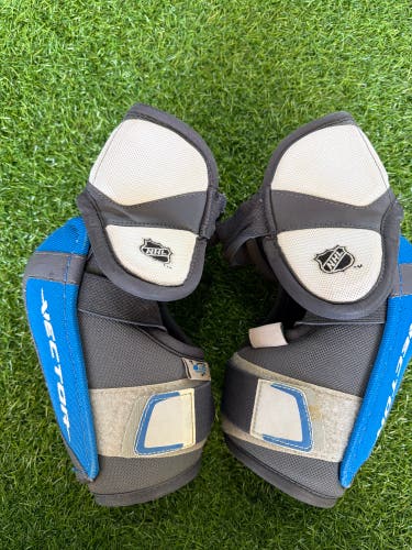 Senior Large CCM Vector Elbow Pads (Good Condition.)