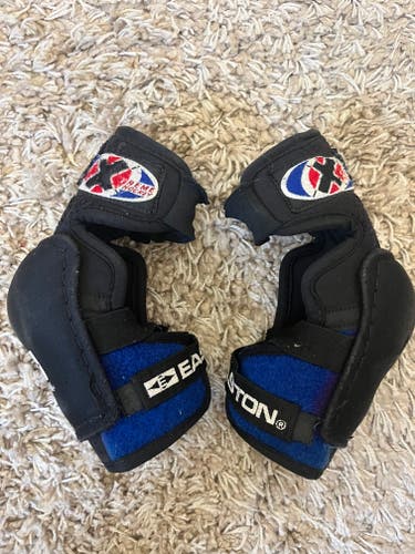Junior Medium Easton Extreme Sport Elbow Pads (Used)