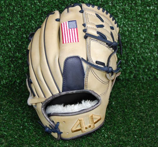 2024 44 Pro RH Pitcher's Signature Series Baseball Glove 11.75" (Used)