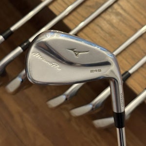 Mizuno Pro 245 Iron Set (5-GW)  Dynamic Gold MID R300 shafts (regular)