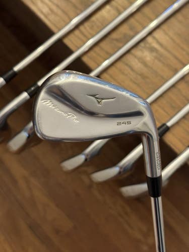 Mizuno Pro 245 Iron Set (5-GW) Dynamic Gold MID R300 shafts (regular)