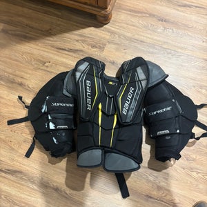 Small Bauer Supreme S27 Goalie Chest Protector (Used)