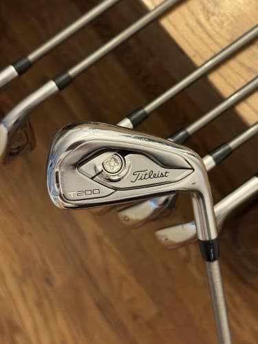 Titleist T200 ‘19 Iron Set (4-PW) Steelfiber fc80 f3 shafts (regular)