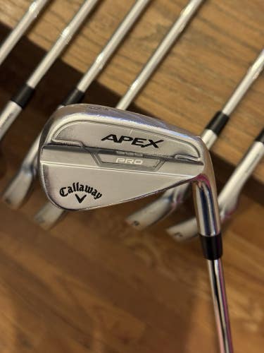 Callaway Apex Pro ‘21 Iron Set (4-PW)  N.S. 950GH R shafts (regular)