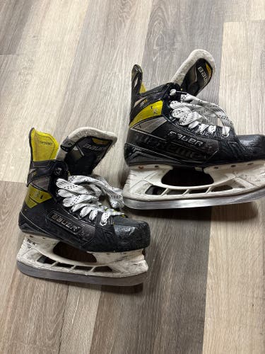 2020 Bauer Supreme 3S Hockey Skates Size 4 (Used)